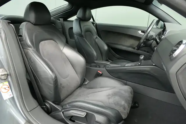 Audi TT view 24