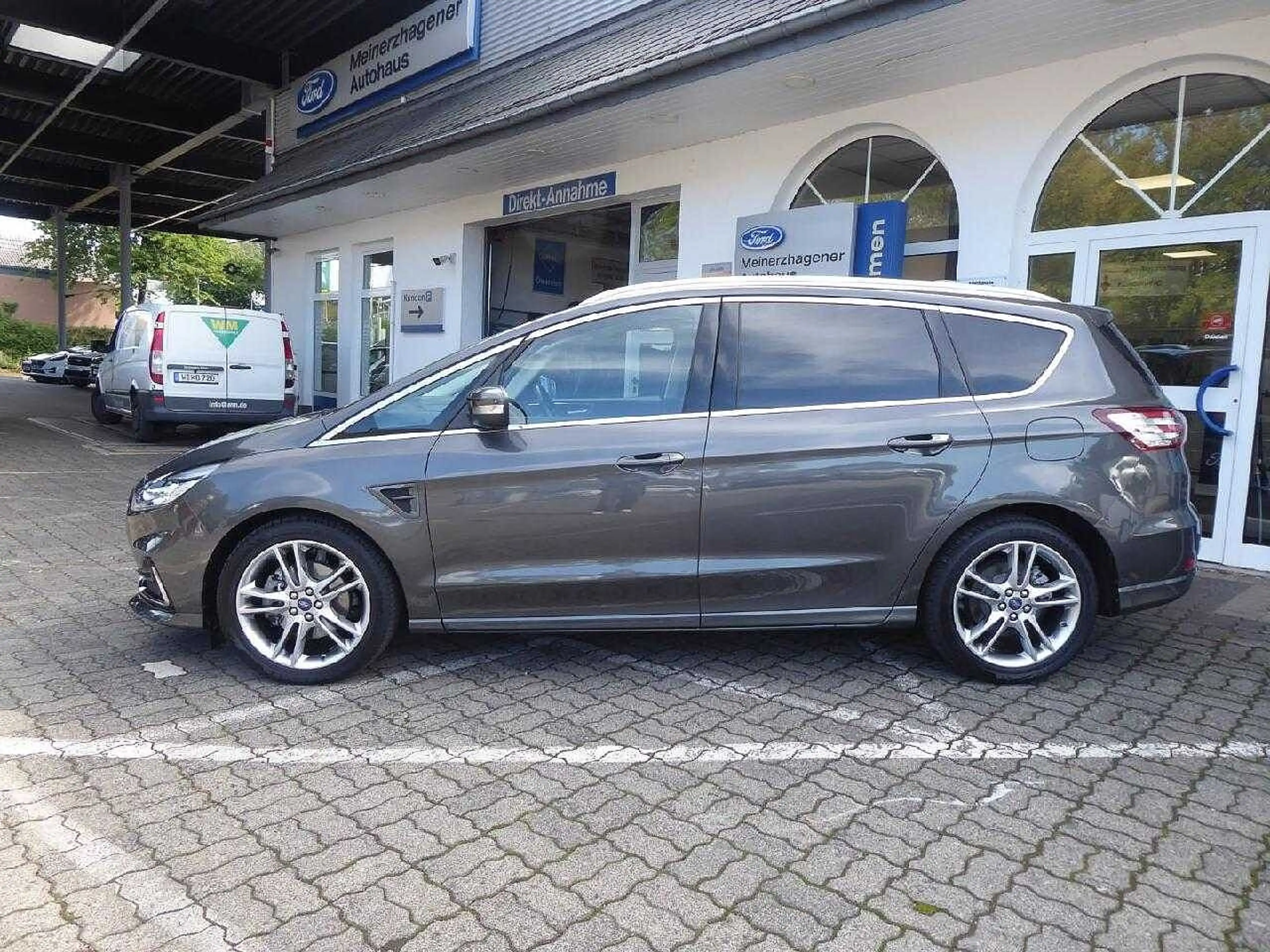 Ford S-Max Titanium,elektr. AHK — photo 2