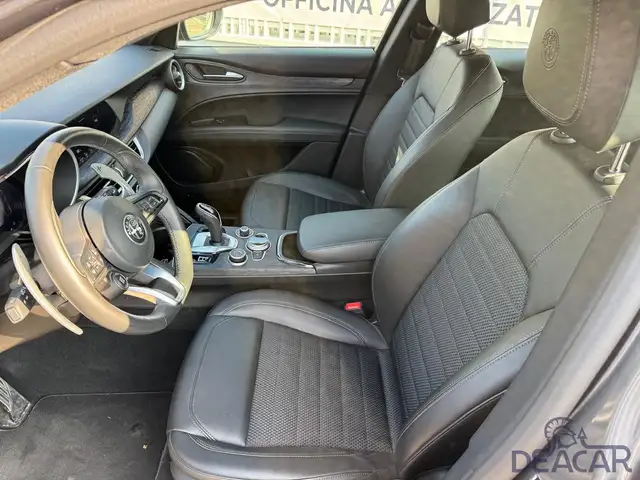 Alfa Romeo Stelvio view 9