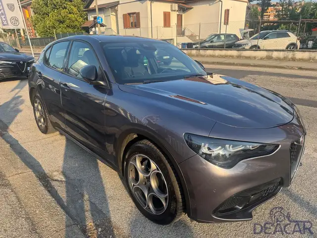 Alfa Romeo Stelvio view 7