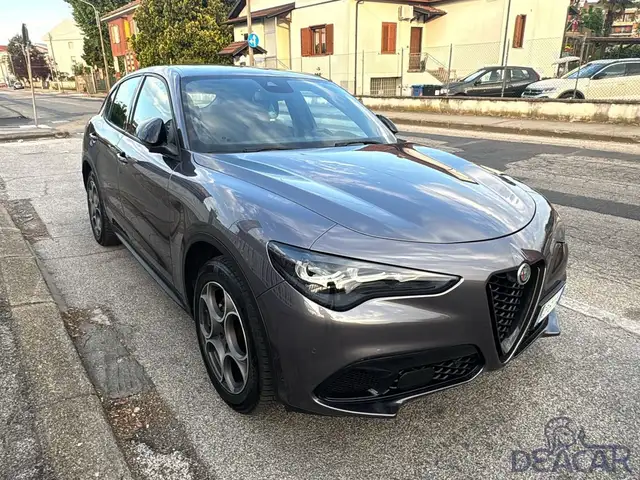 Alfa Romeo Stelvio view 8