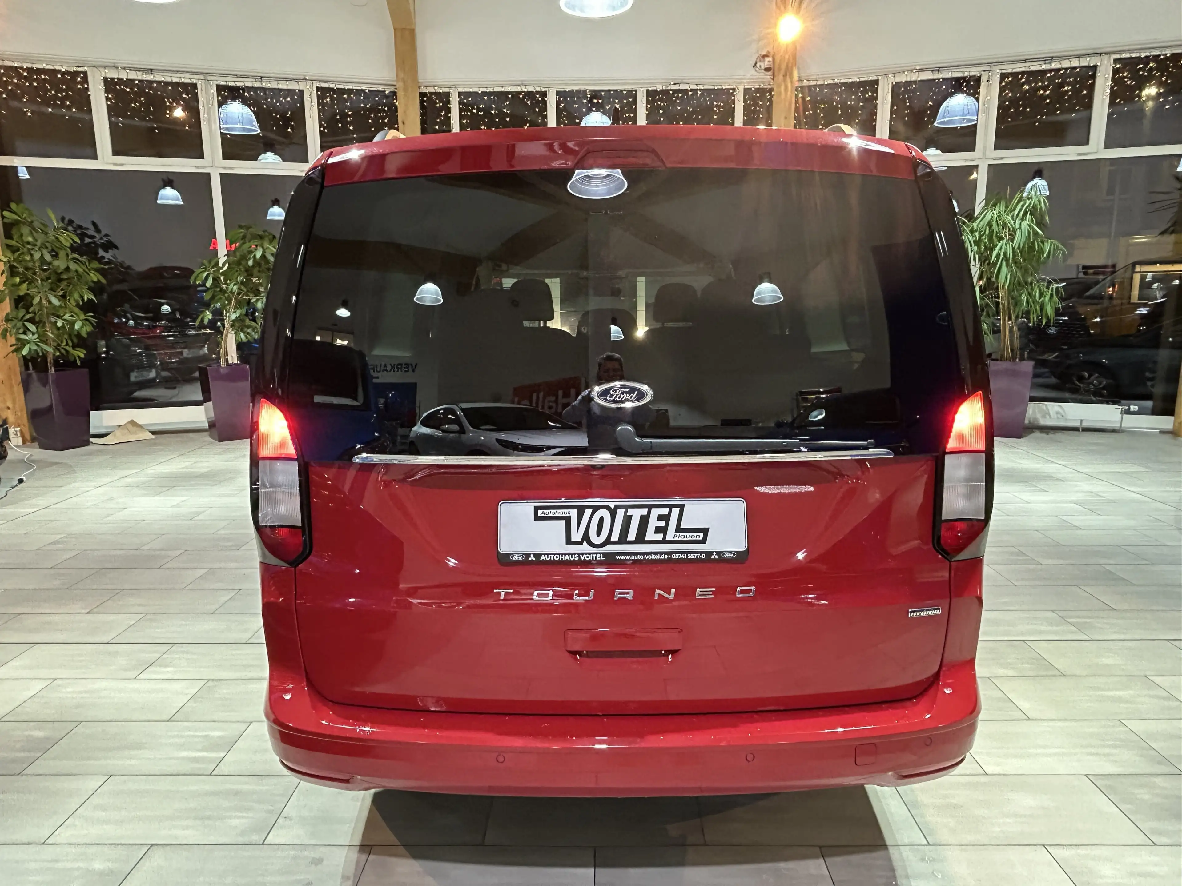 Ford Tourneo Connect Grand Tourneo Connect PHEV Titanium — photo 6