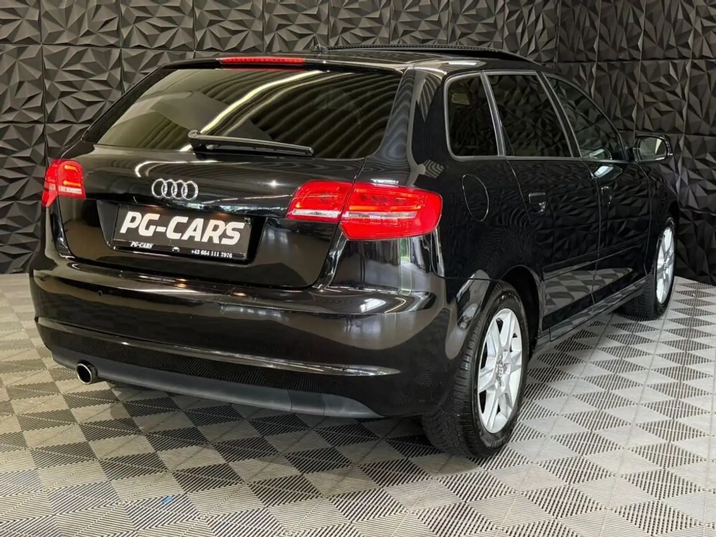 Audi A3 SB Style 1.6 TDI DPF Чорний - 2