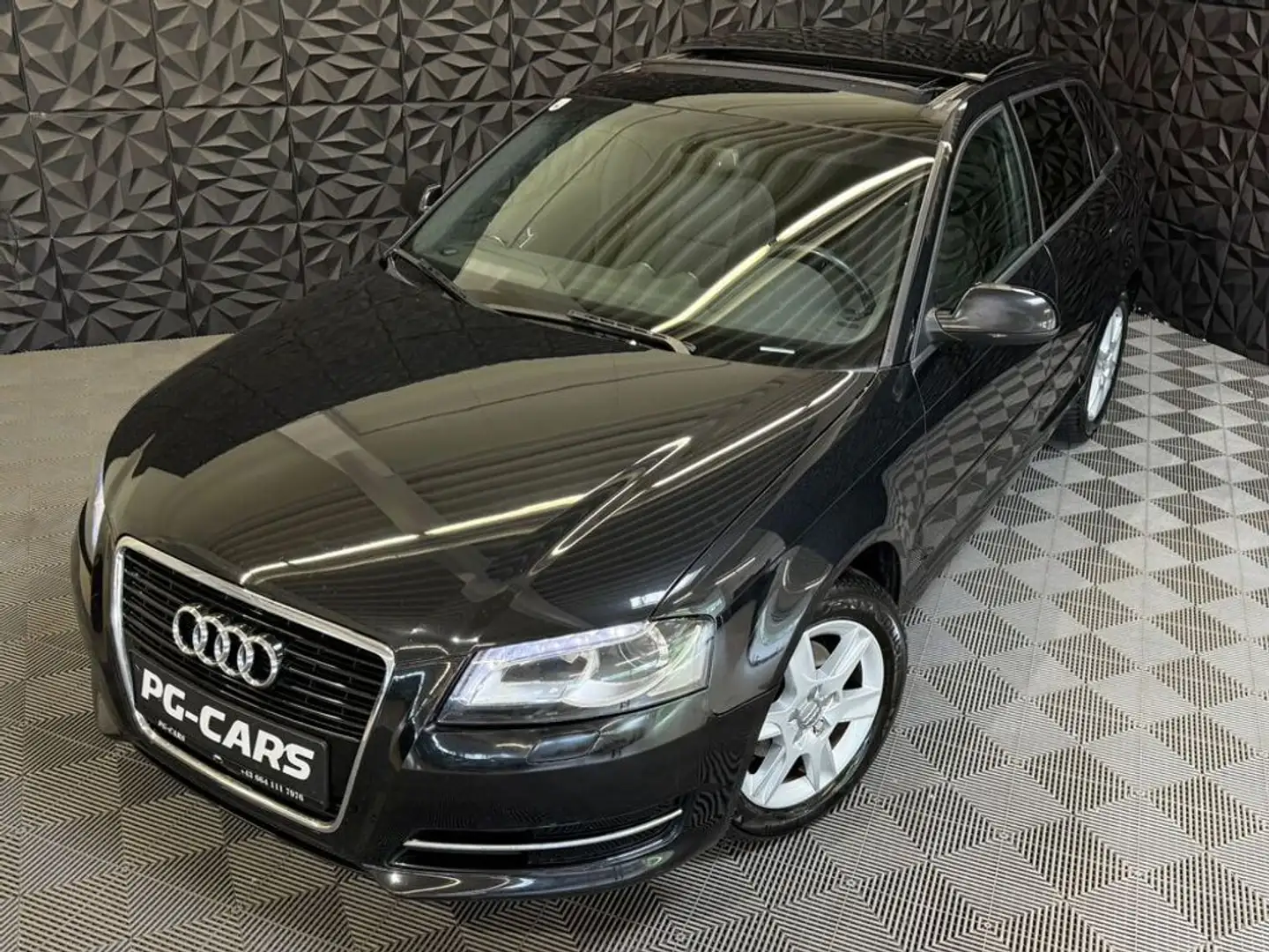 Audi A3 SB Style 1.6 TDI DPF Чорний - 1