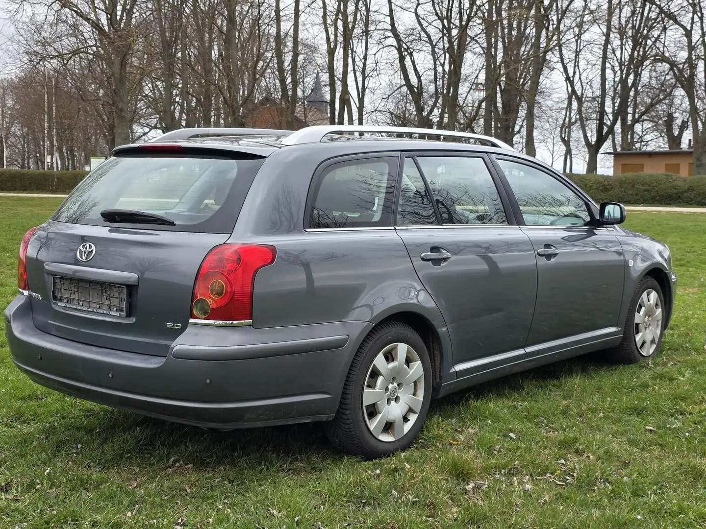 Toyota Avensis Avensis 2.0 VVT-i Combi Executive Grau - 2
