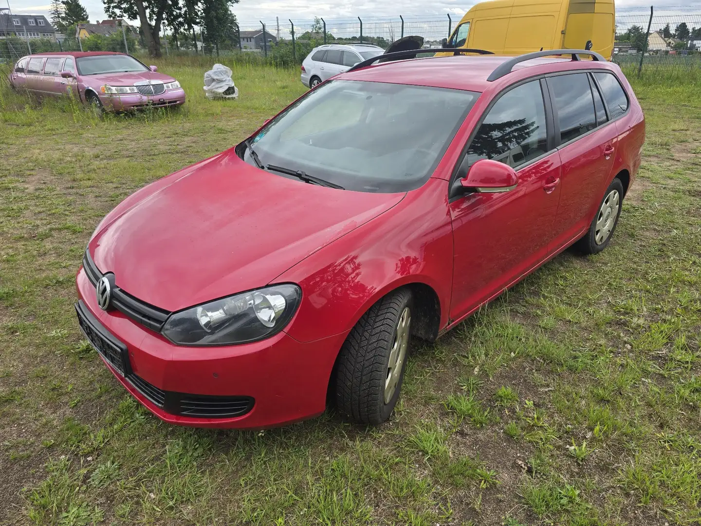 Volkswagen Golf Variant 1.6 TDI DPF Comfortline Rot - 1