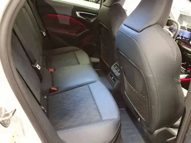 Audi S5 view 9