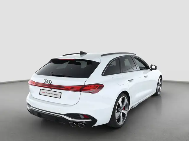 Audi S5 view 3