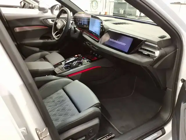 Audi S5 view 11