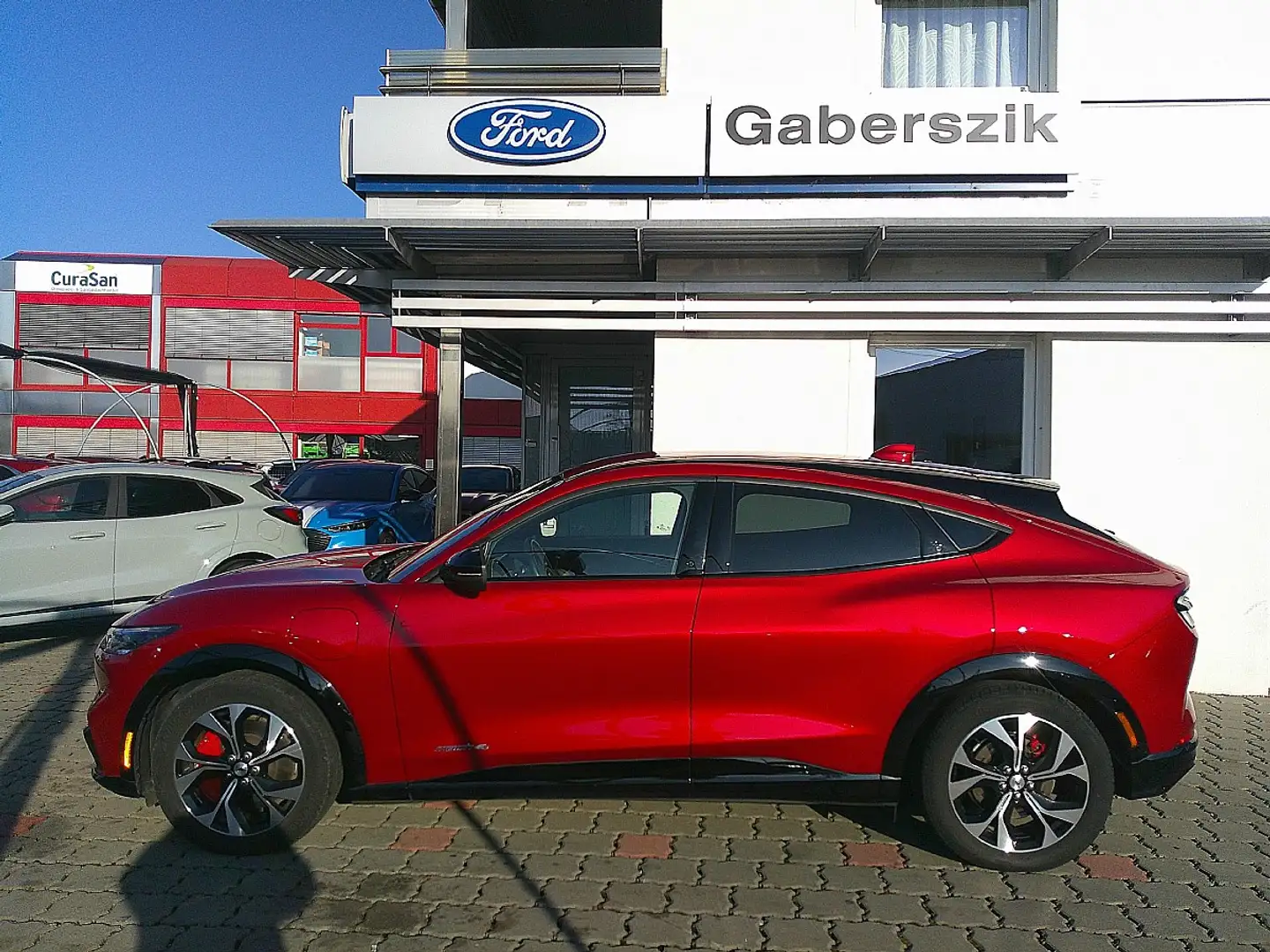 Ford Mustang Mach-E AWD Elektro Standard Range Rouge - 2