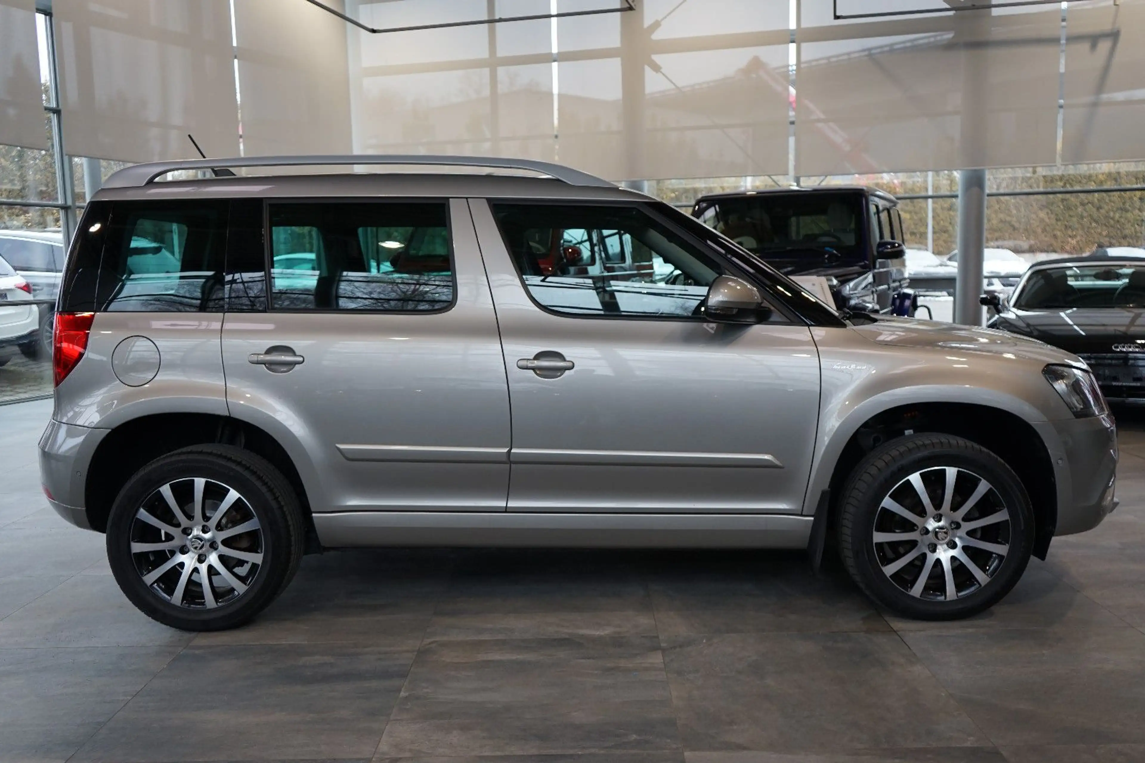 Skoda Yeti L&K 4x4*AHK*PANO*LEDER*NAVI*KAM* — photo 4