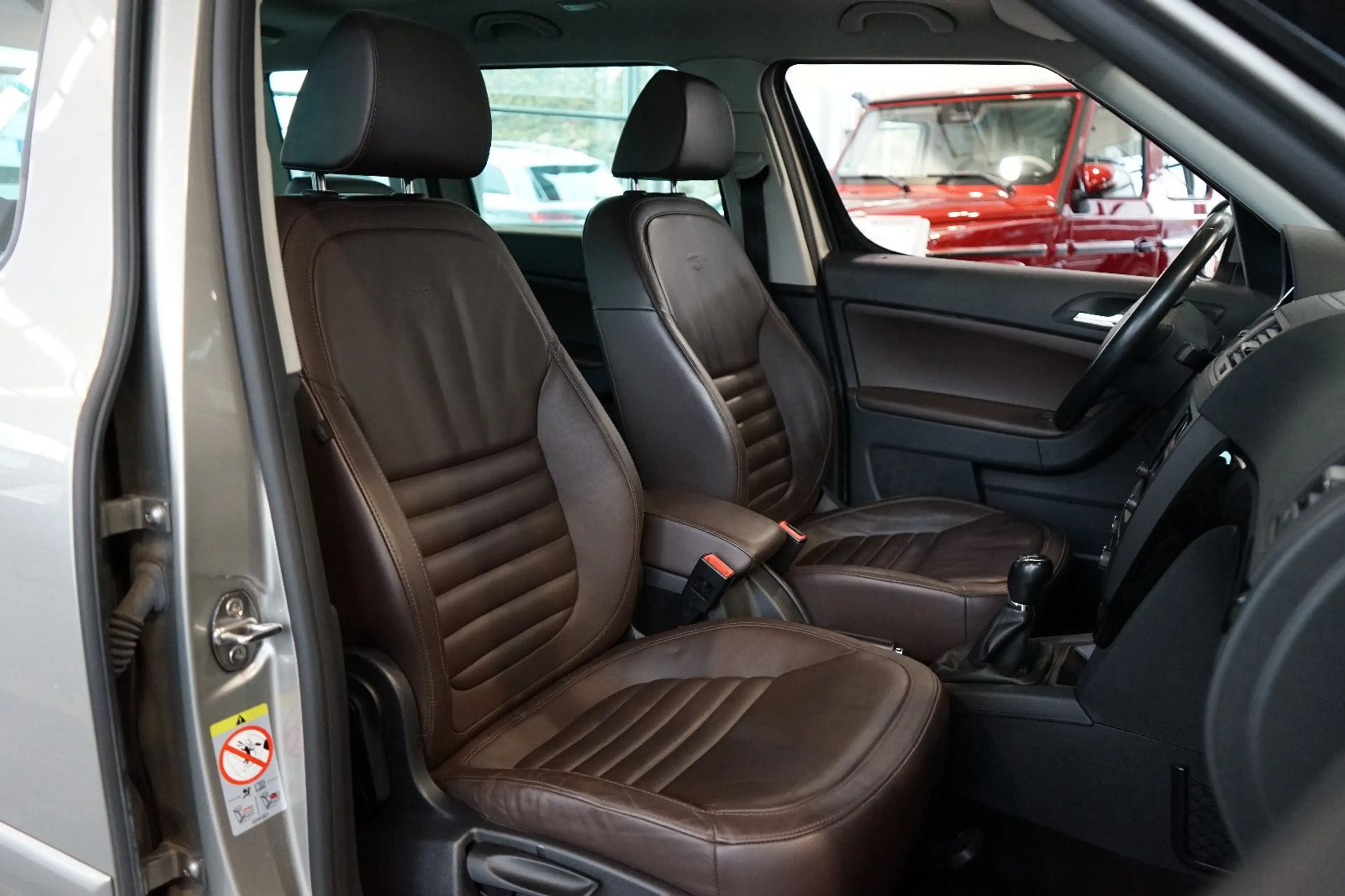 Skoda Yeti L&K 4x4*AHK*PANO*LEDER*NAVI*KAM* — photo 11