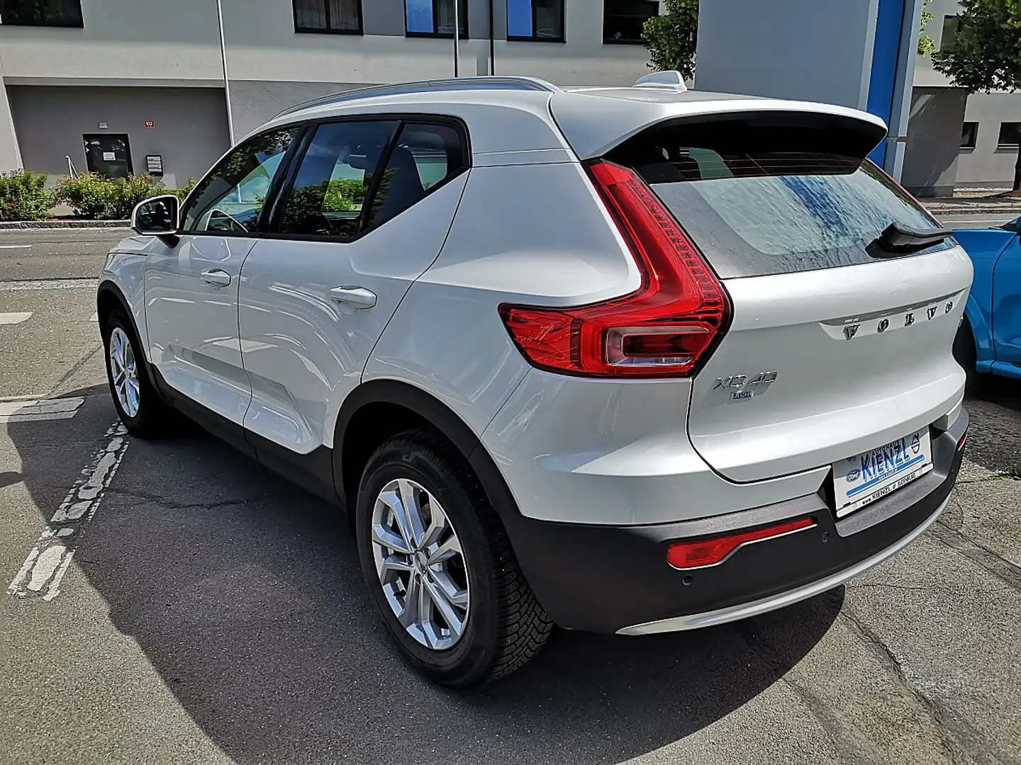 Volvo XC40 B3 Core Aut. Weiß - 2
