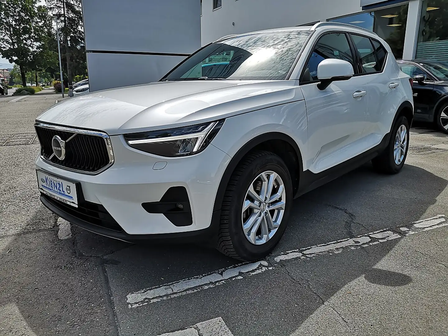 Volvo XC40 B3 Core Aut. Weiß - 1