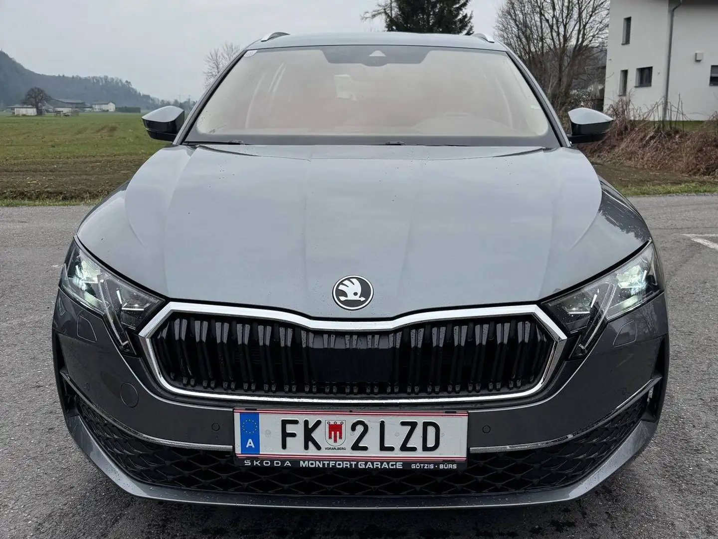 Skoda Octavia 1.5 TSI mHEV 110 kW Selection Grau - 2