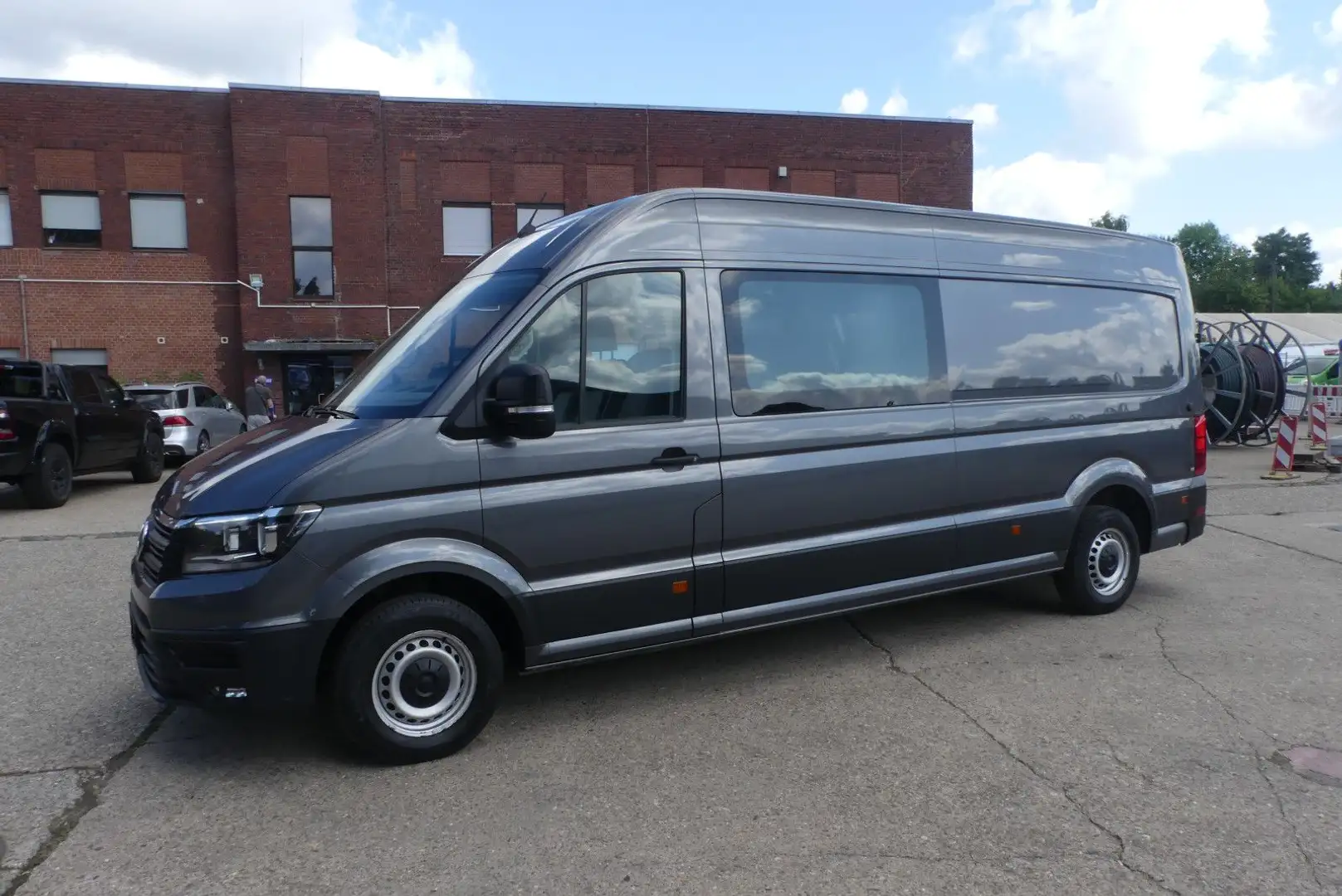 Volkswagen Crafter 2.0 PLUS Maxi Mixto*Temp*Klima*Navi*AHK* Серый - 1