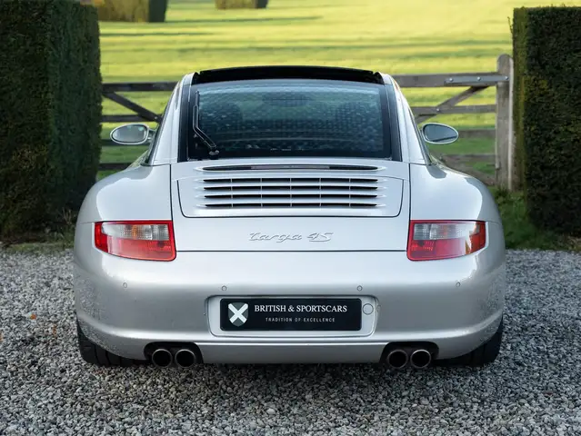 Porsche 997 view 6