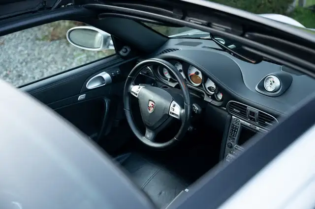 Porsche 997 view 10