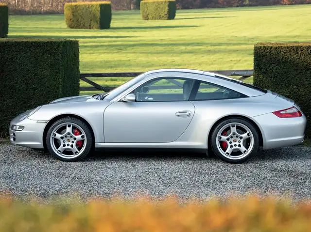 Porsche 997 view 8