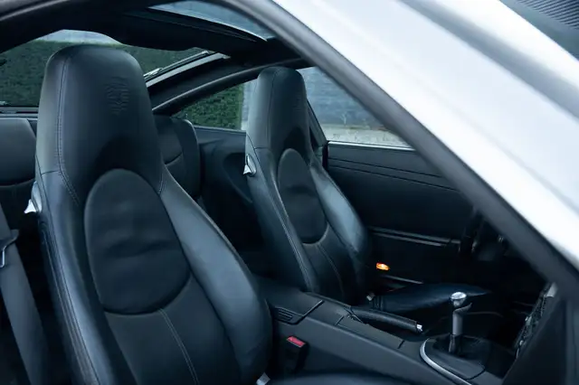 Porsche 997 view 12