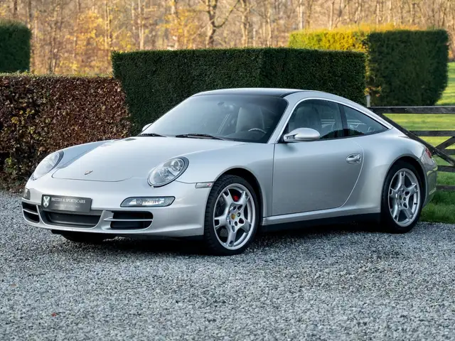 Porsche 997 view 3