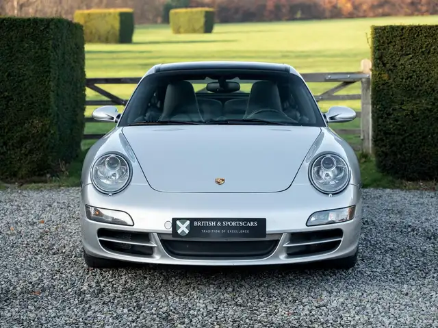 Porsche 997 view 5