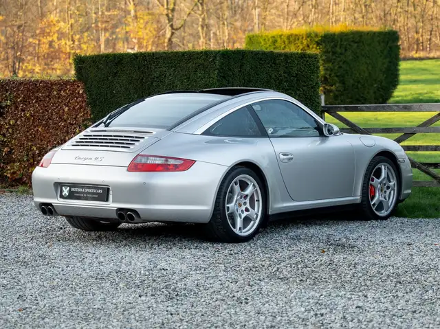 Porsche 997 view 4