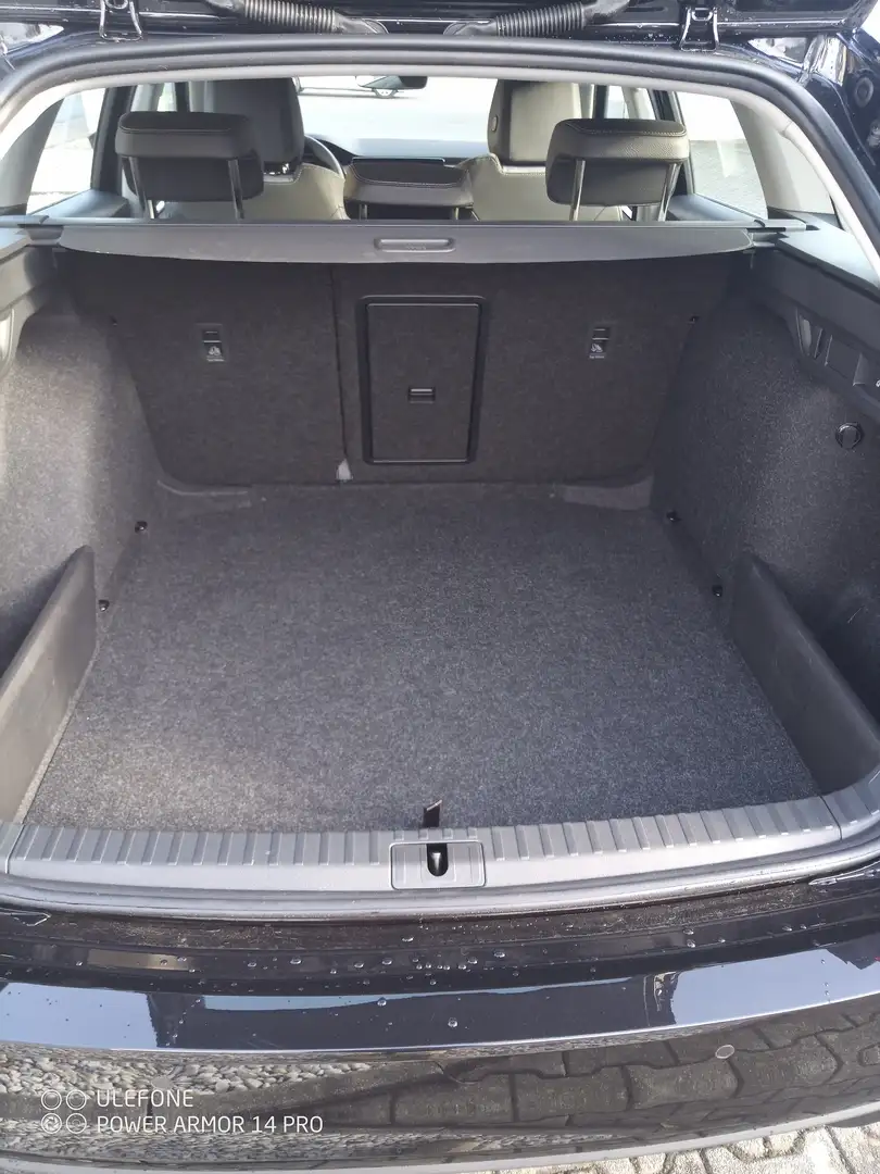 Skoda Octavia Combi 2.0 TDI DSG Selection 110 kW Schwarz - 2