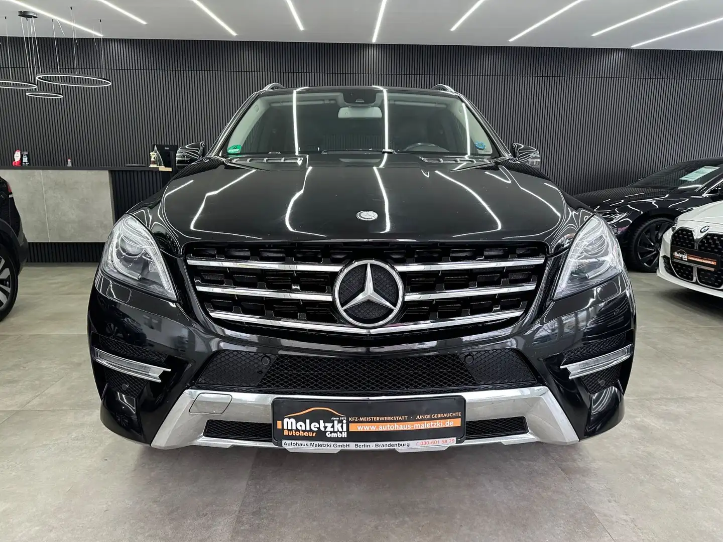 Mercedes-Benz ML 400 4Matic AMG*HarmanKardon*Airmatic*AHK Negro - 2