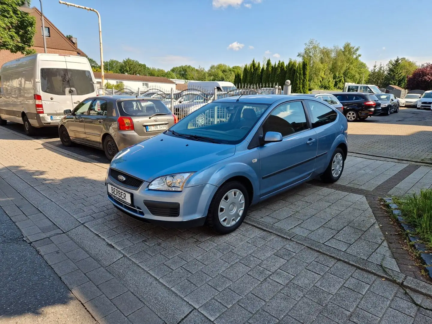 Ford Focus Lim. Fun X*2.HD*KLIMA*STANDHZ*AHK*TÜV NEU* Blau - 1