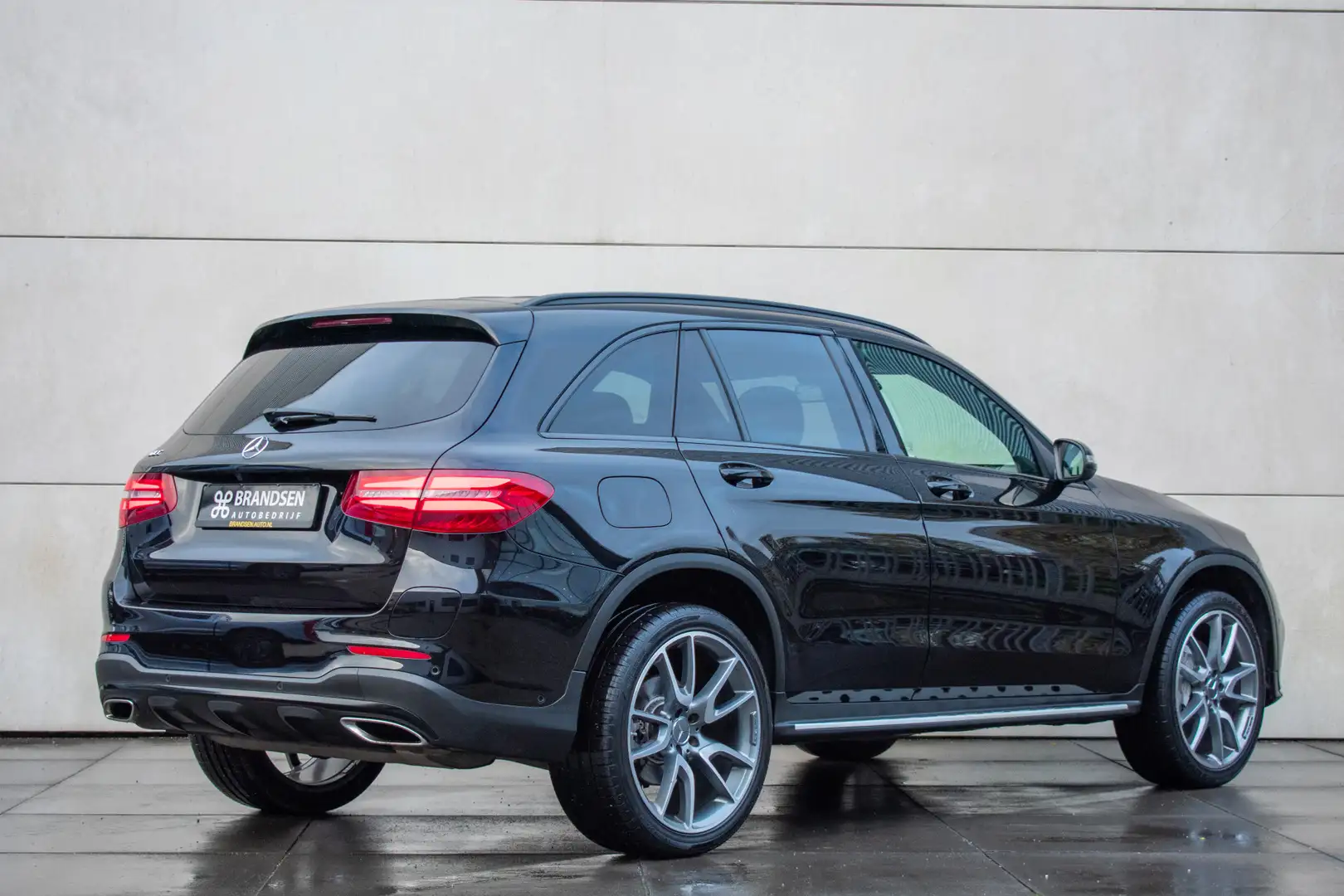 Mercedes-Benz GLC 350 350e 4MATIC Business Solution AMG LED-Leer-Burmest Zwart - 2
