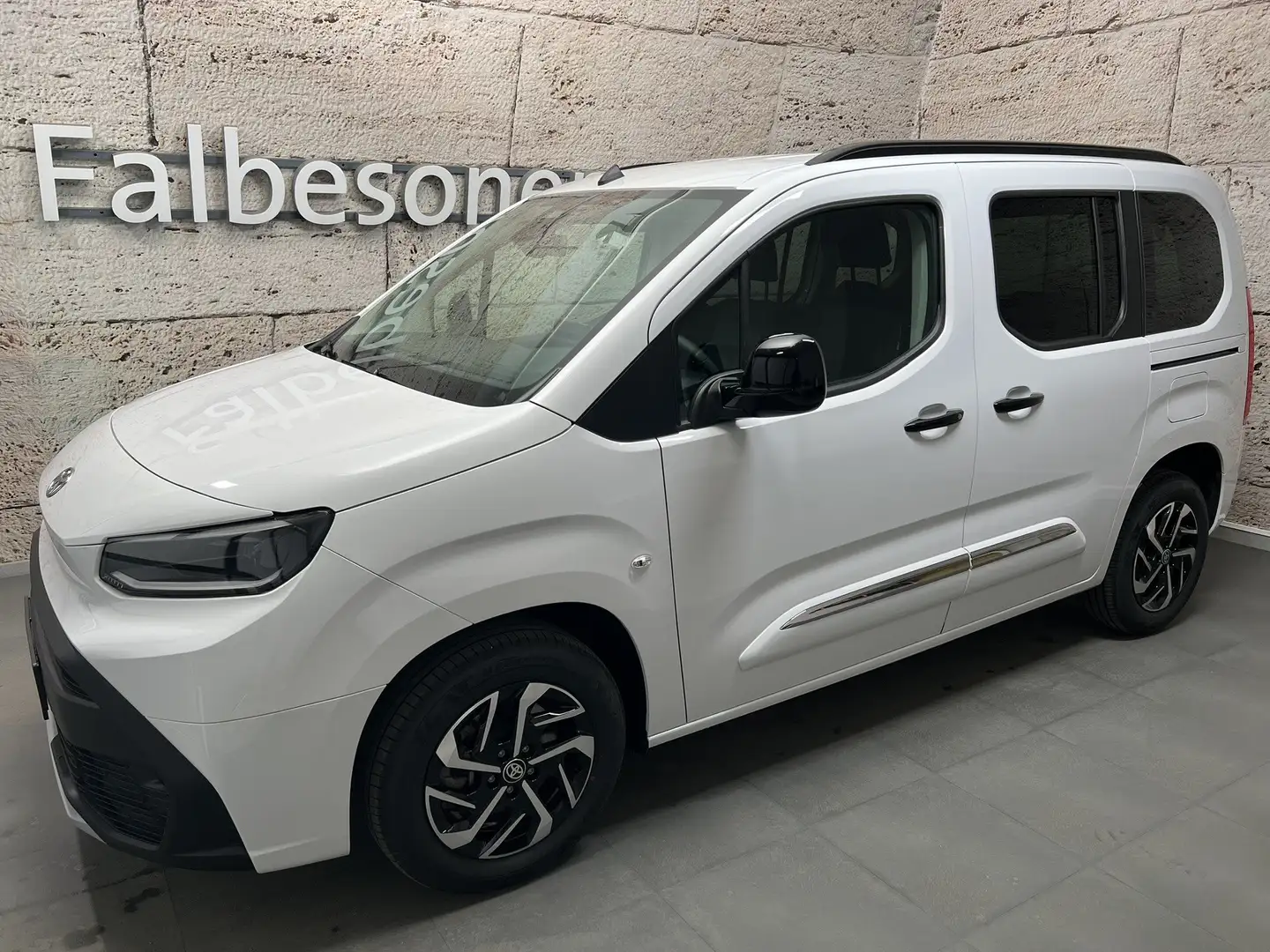 Toyota Proace City Verso 1,2 Benzin L1 Family Weiß - 2