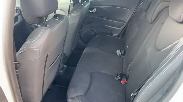 Renault Clio view 9