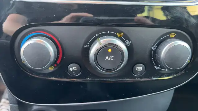 Renault Clio view 13