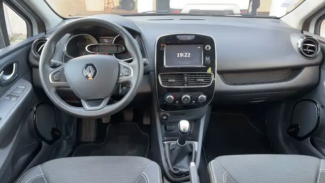 Renault Clio view 11