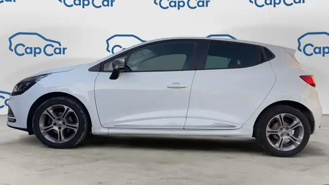 Renault Clio view 2