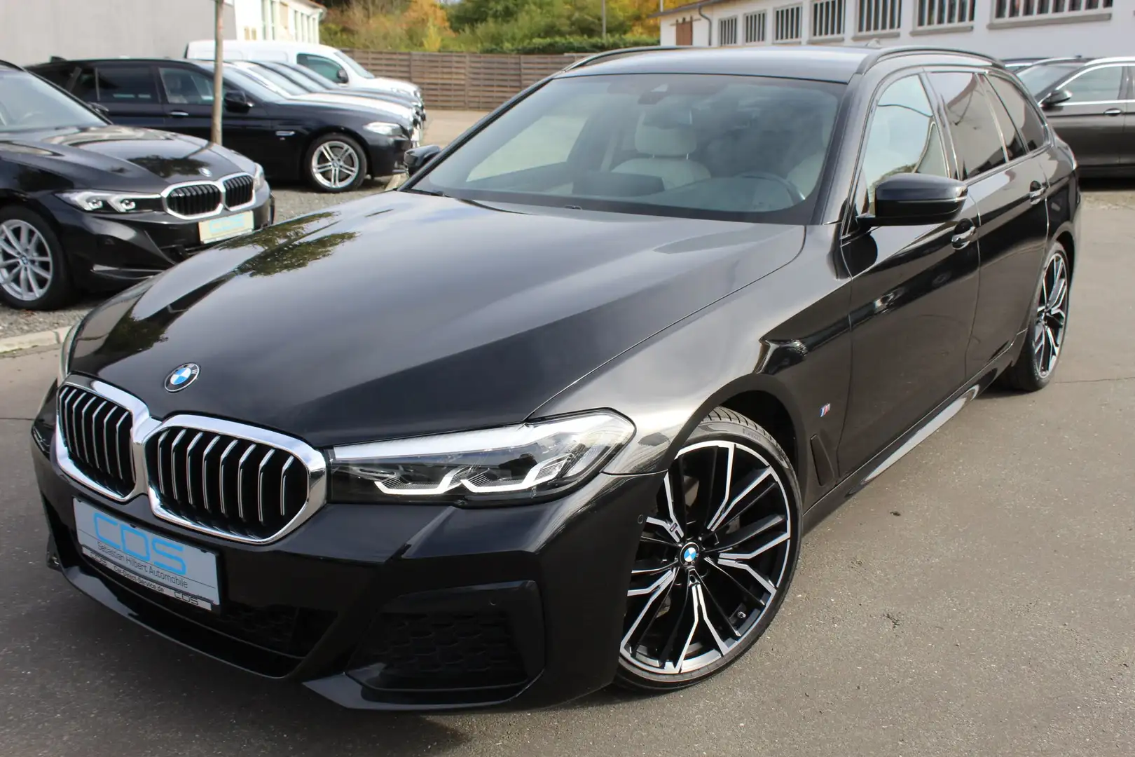 BMW 520 d xDrive M Sportpaket+20 Zoll+DAB+AHK+Kamera+Leder Noir - 1