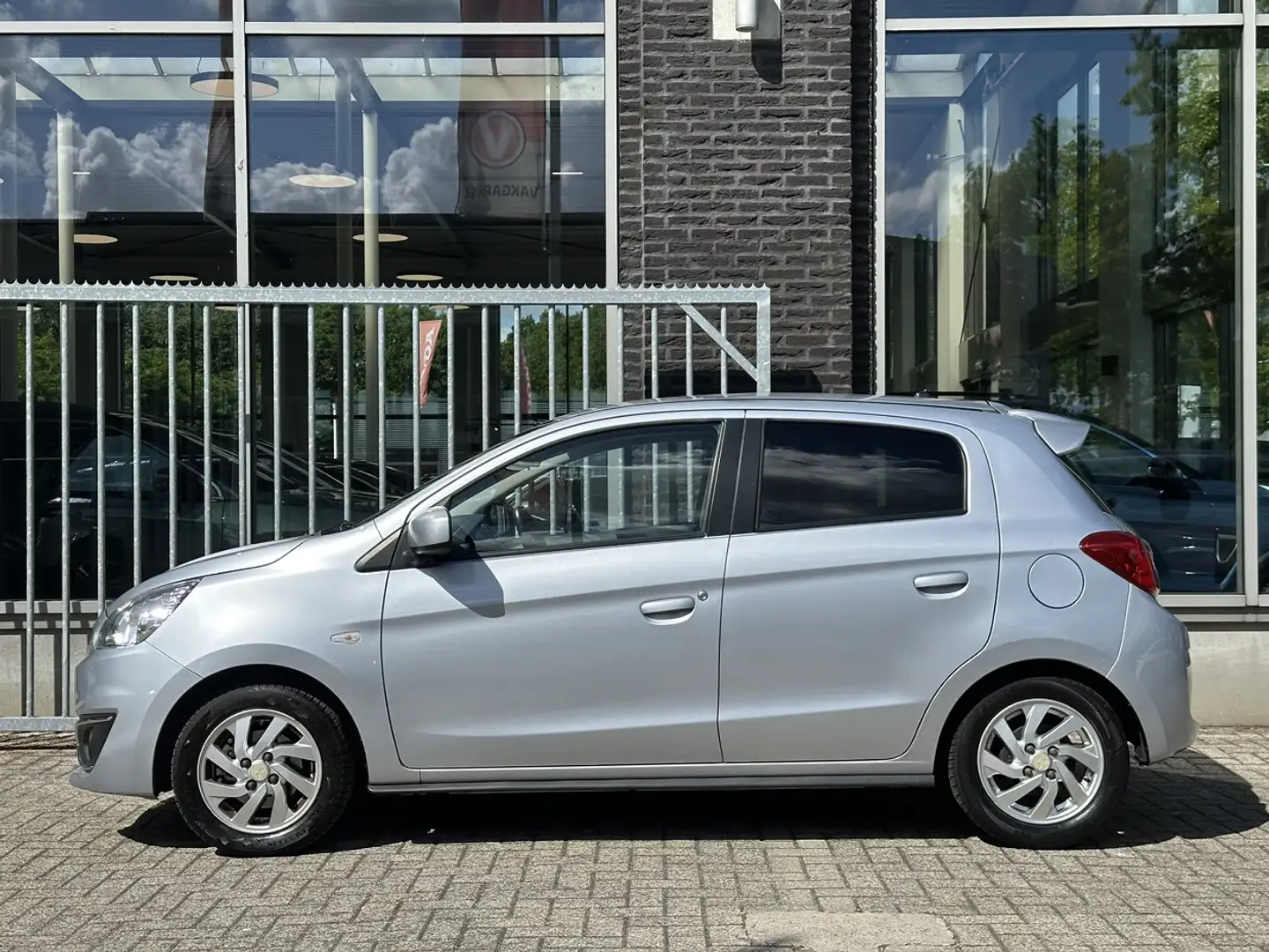 Mitsubishi Space Star 1.0 Intense - Al-in rijklrprs | betrouwbare, zuini Grijs - 2