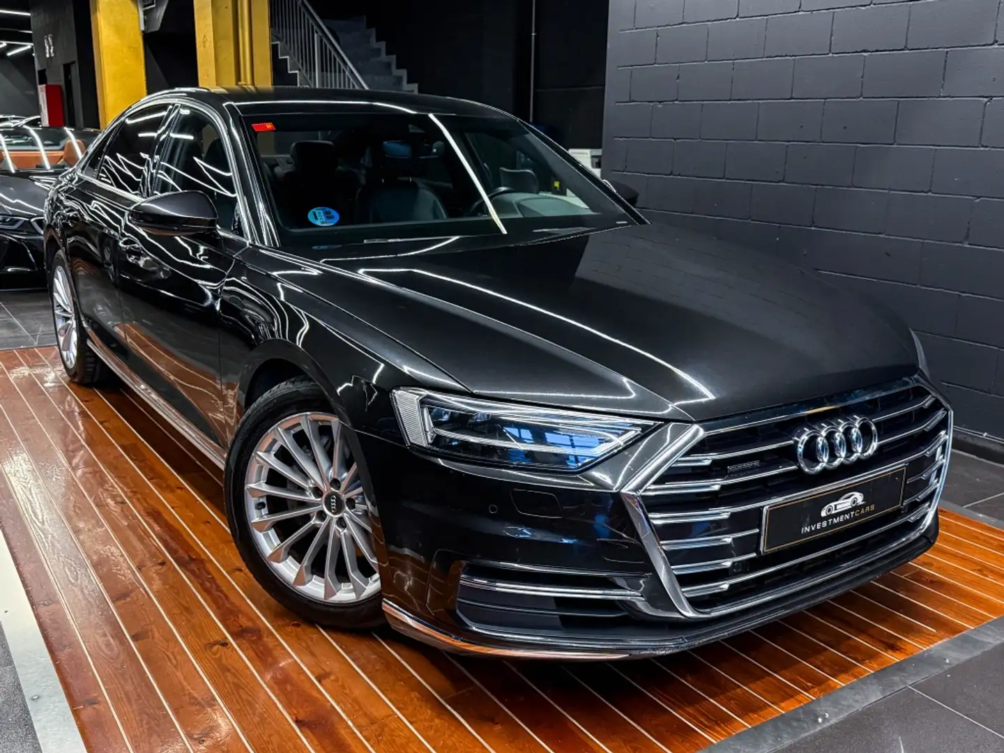 Audi A8 50 TDI quattro tiptronic 9.75 Noir - 1