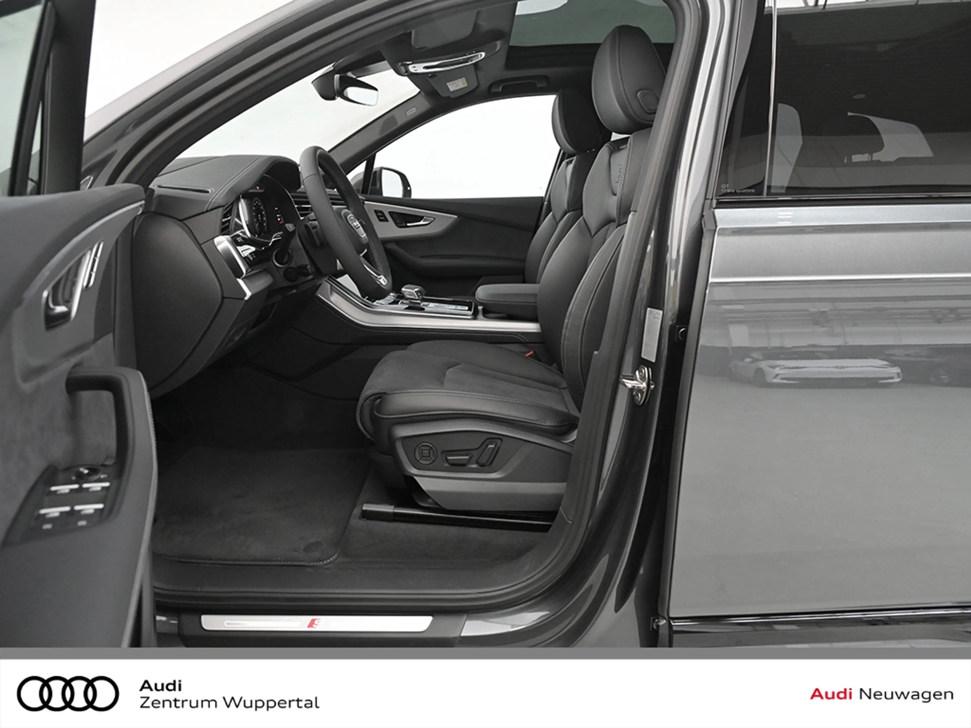 Audi Q7 SUV E-HYBRID PANO AHK 360KAMERA HD MATRIX LED — photo 9