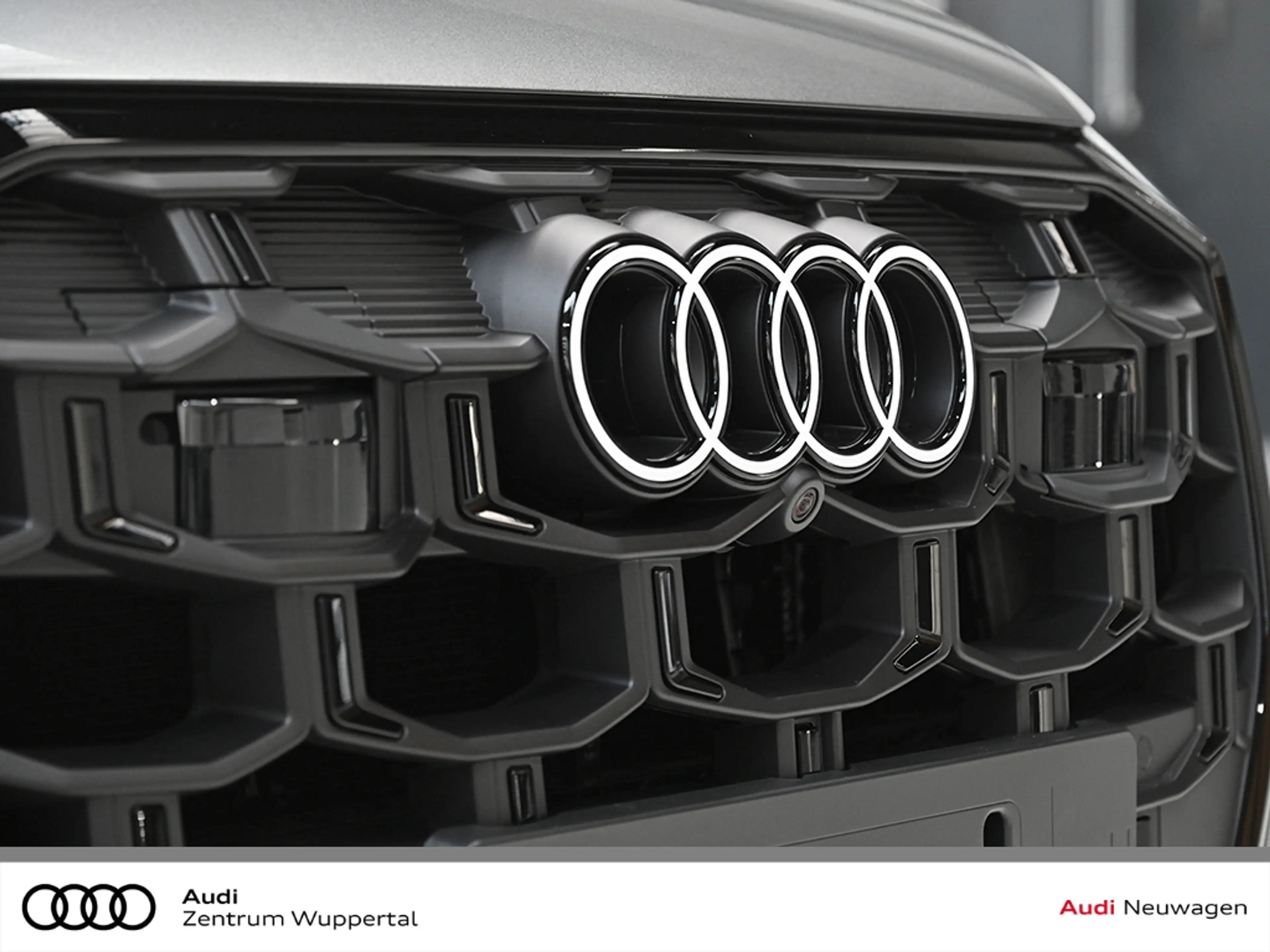 Audi Q7 SUV E-HYBRID PANO AHK 360KAMERA HD MATRIX LED — photo 7