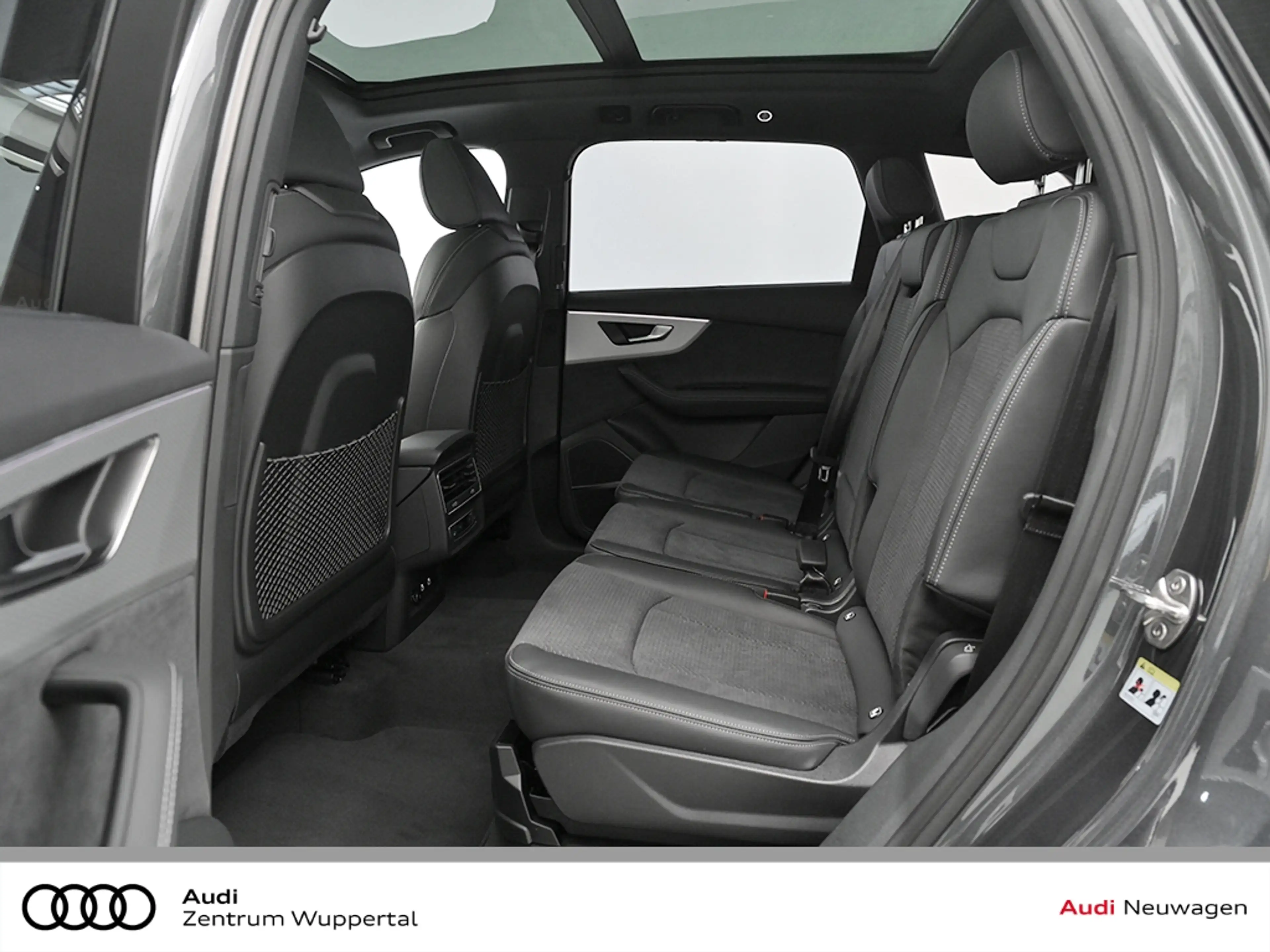 Audi Q7 SUV E-HYBRID PANO AHK 360KAMERA HD MATRIX LED — photo 10