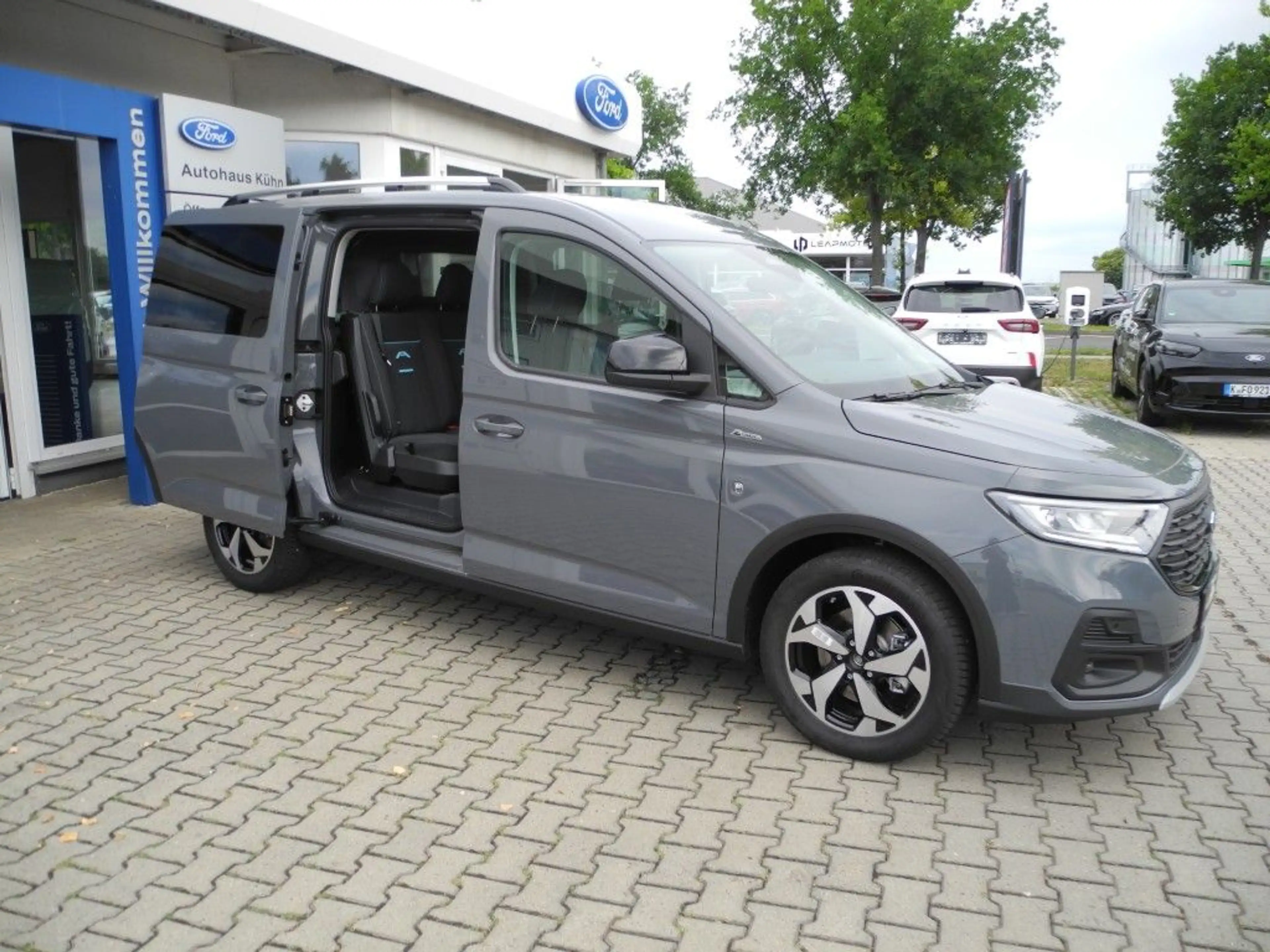 Ford Transit Connect Grand L2 Autm. FlexCab Active - Allw., TW-Ass. — photo 13