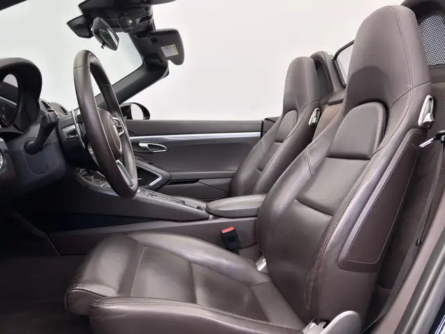 Porsche Boxster view 13