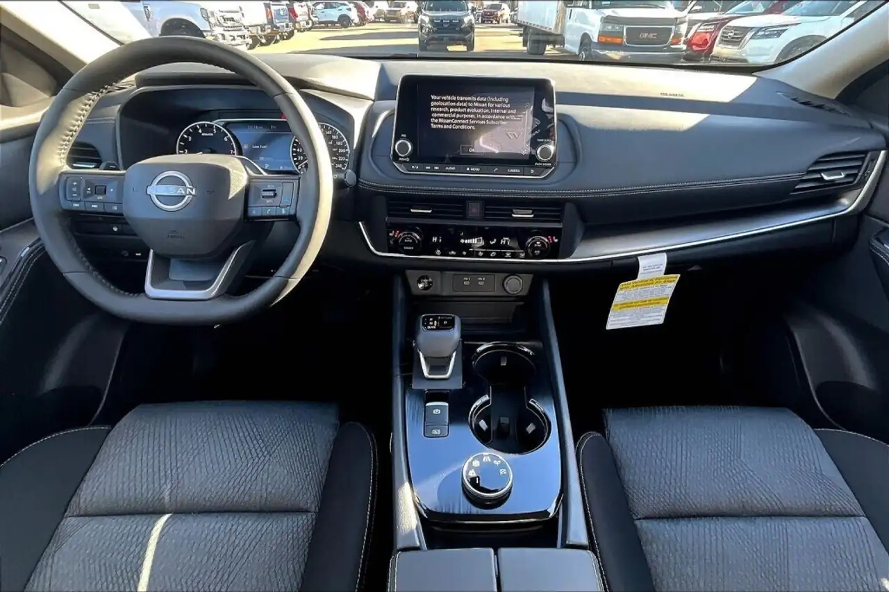Nissan Rogue снимка Nissan Rogue