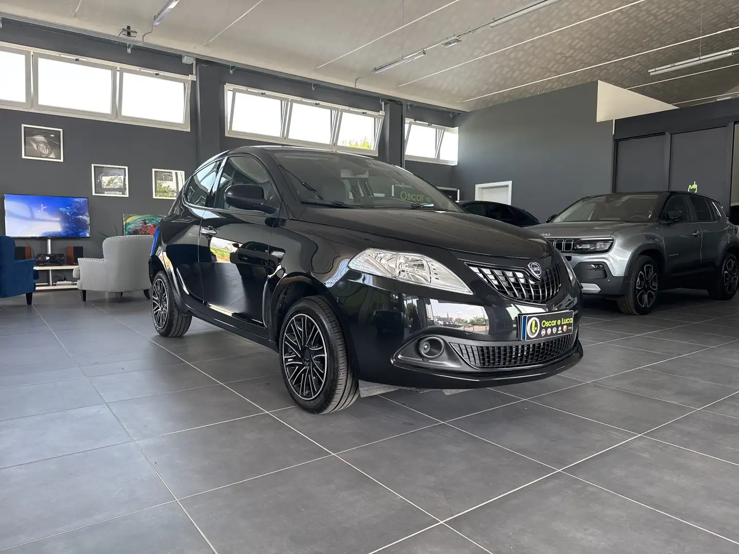 Lancia Ypsilon 1.0 Hybrid 70CV  Silver Plus - PROMO Nero - 2