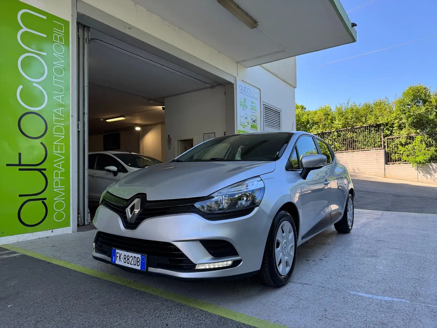 Renault Clio 1.2 16v Life GARANZIA 24 MESI UNIPROPRIETA NEOPAT. Argento - 1