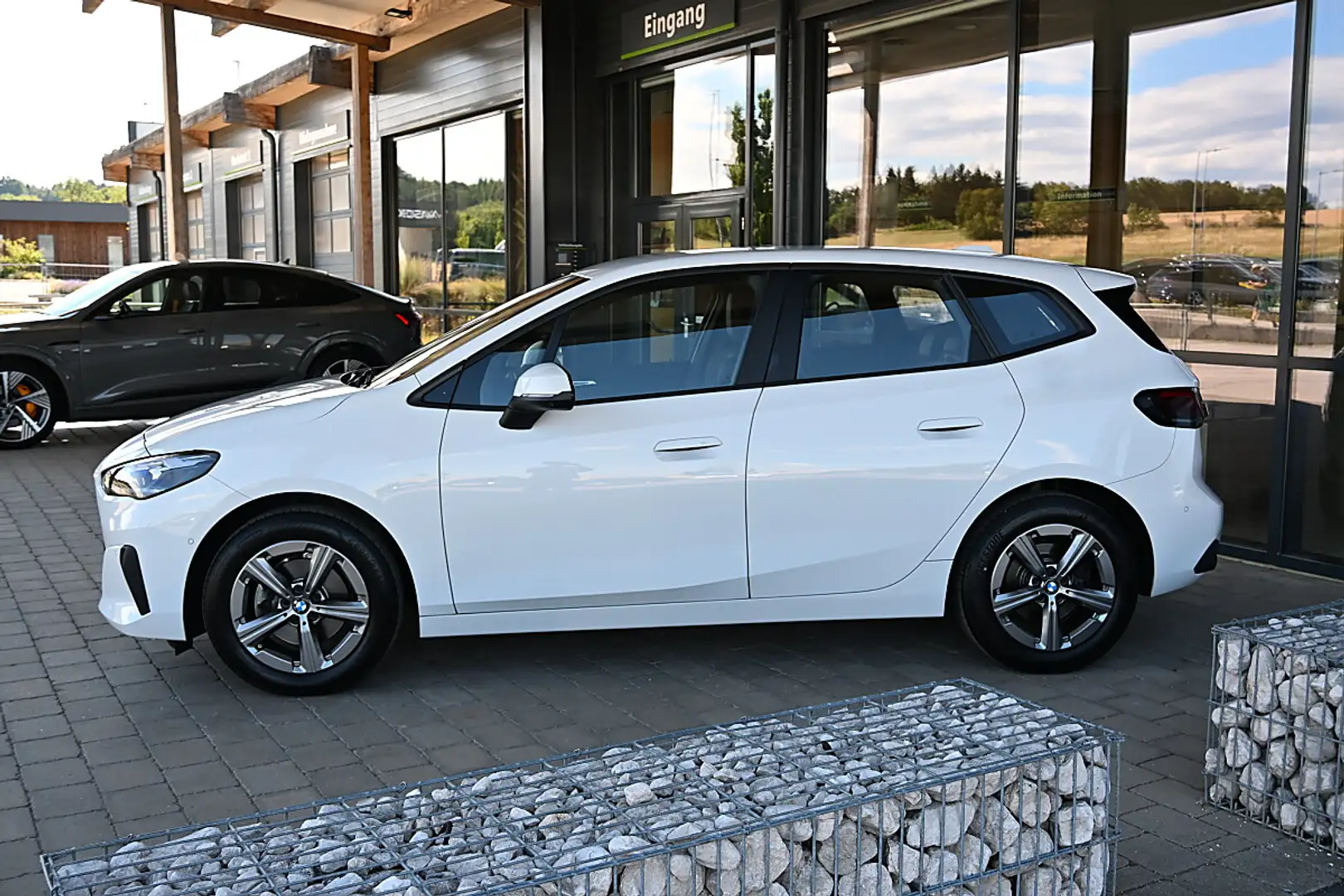 BMW 218 d Active Tourer Aut. ACC, AHK schwenkbar, Aktiv... Weiß - 2