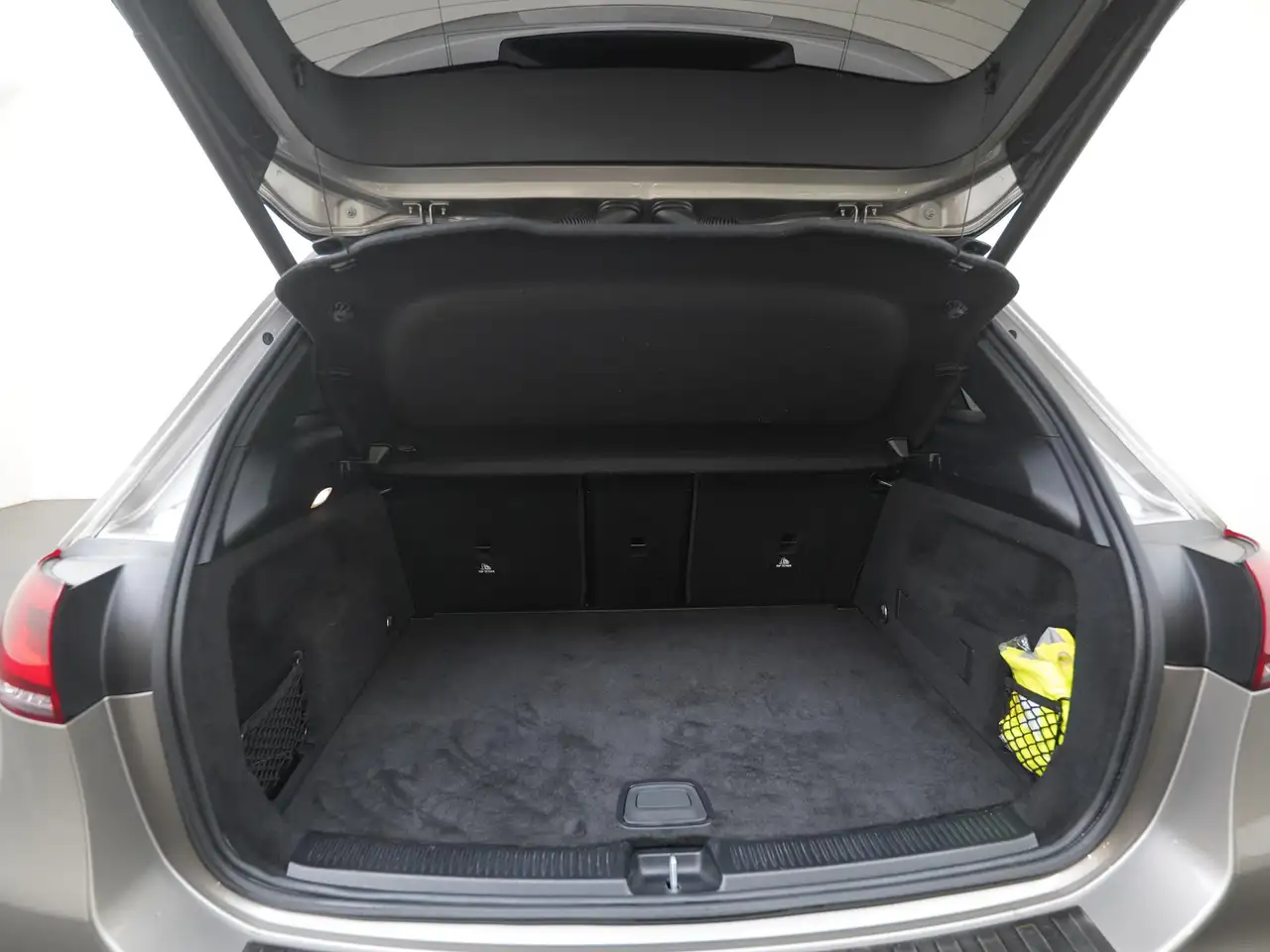 Mercedes-Benz B-Class Launch Edition Premium Plus Trekhaak Widescree, миниатюра 26