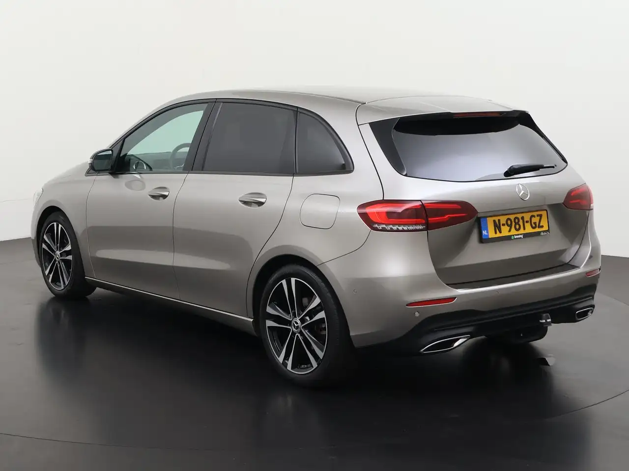 Mercedes-Benz B-Class Launch Edition Premium Plus Trekhaak Widescree, миниатюра 7